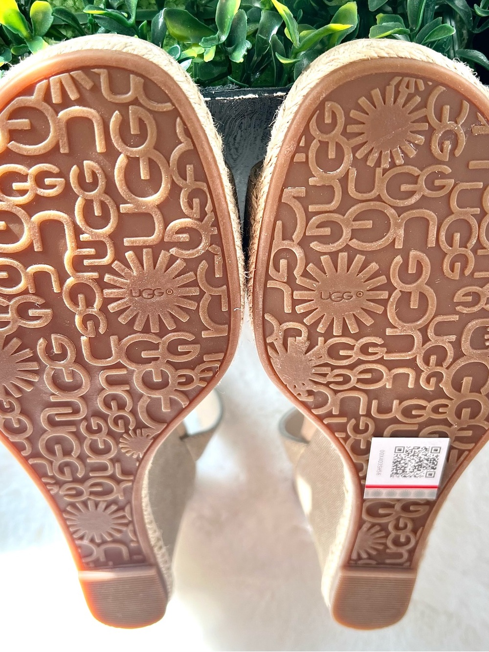 UGG Neutral Metallic Color Linen Wedge Espadrille Sandals Size 7.5 NWOT - Picture 4 of 12